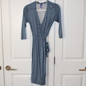 SERAPHINE Diamond Print Maternity Nursing Wrap Dress Blue White | 2
